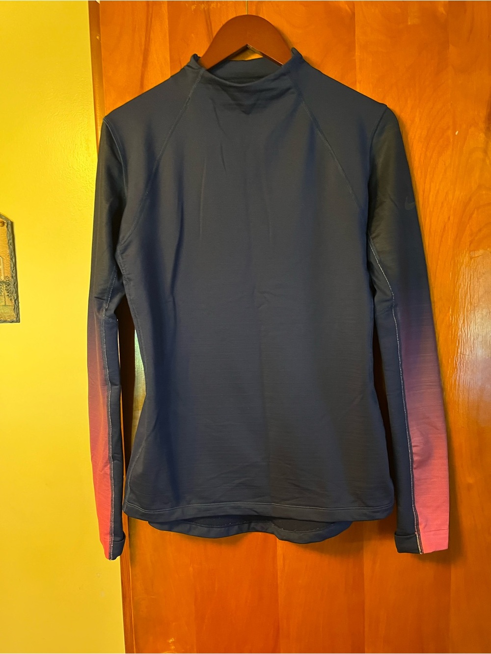 Nike pullover women’s size medium pink and navy